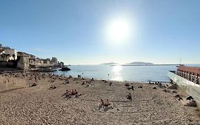 Loft spacieux-2 min de la plage